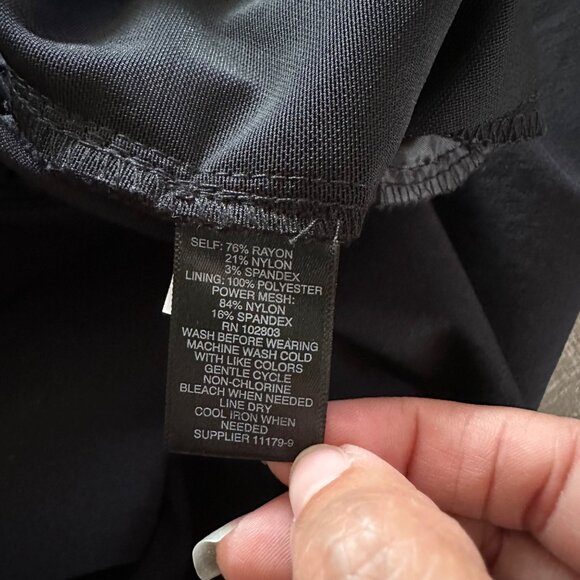 Liz Claiborne Career Women’s Black Pants Size 14 Pull-On Stretch Trousers Ankle - Picture 5 of 7